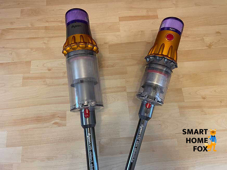 Die beiden Schmutzbehälter nebeneinander